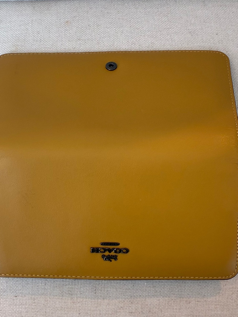 NWOT Coach RARE Mustard Yellow Leather Zip Around Wallet - Picture 4 of 16